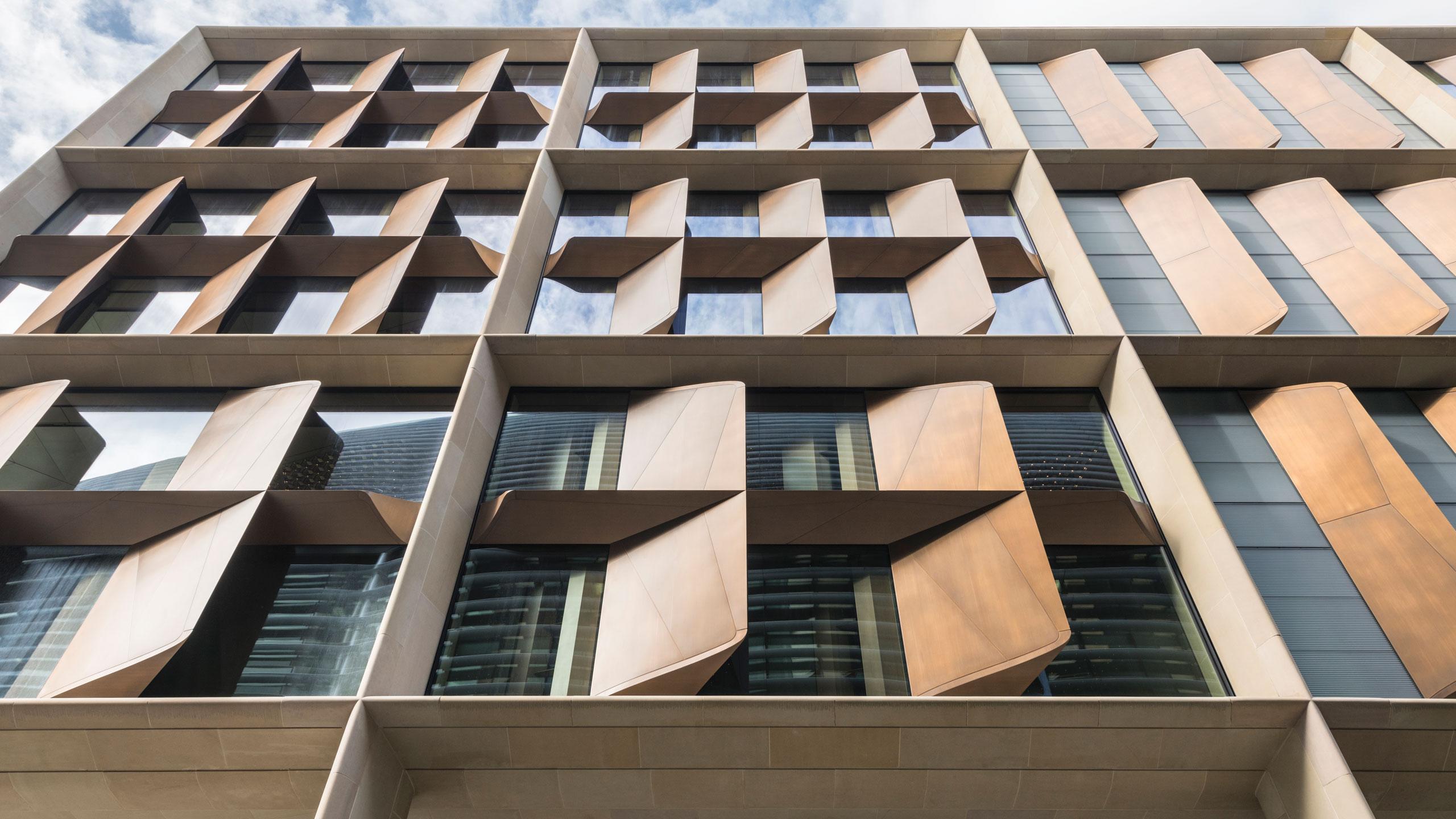 Bloomberg-EU-HQ_red-oak-carousel_image-4_0